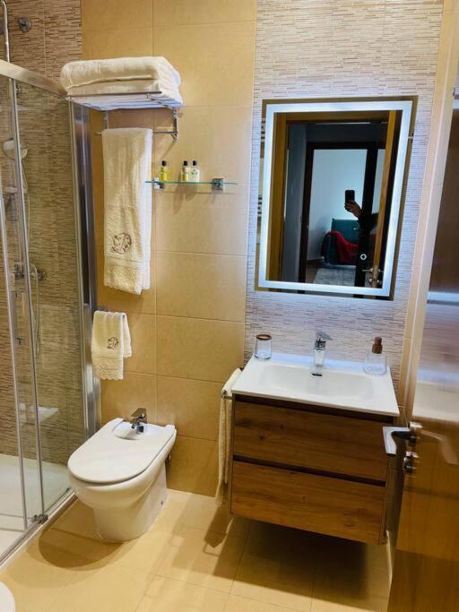 Apartamento Centrico Y De Diseno Con Parking Vigo Kültér fotó