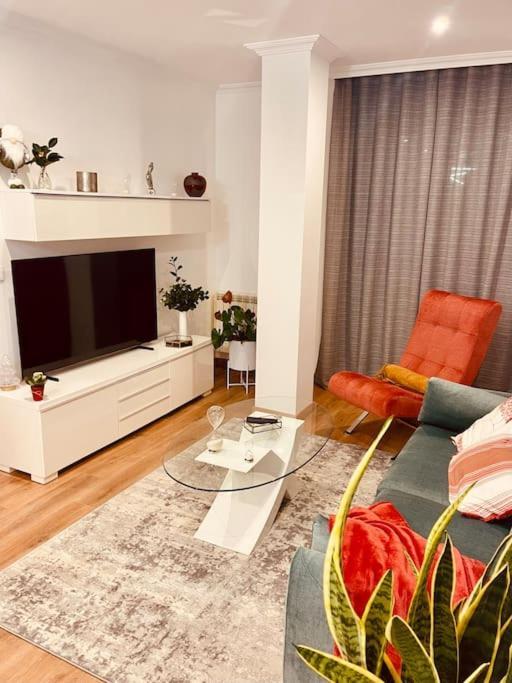 Apartamento Centrico Y De Diseno Con Parking Vigo Kültér fotó